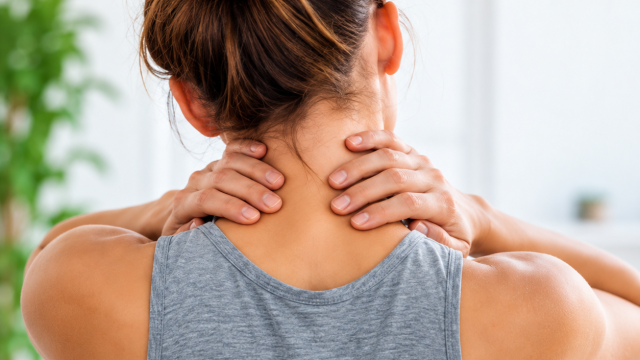 Tensión cervical: causas, síntomas y cómo aliviarla.